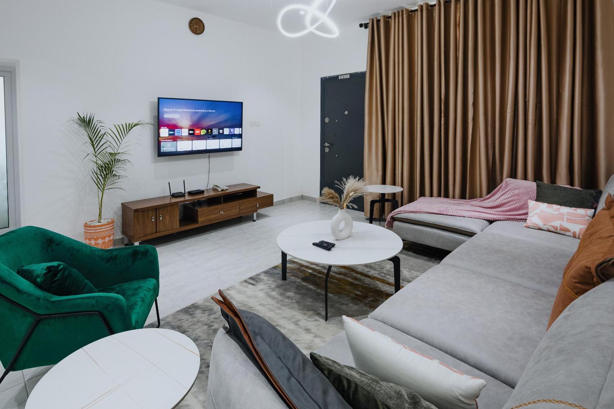 The Avery Apartments At Odomaa Place B, East Airport Akra Dış mekan fotoğraf